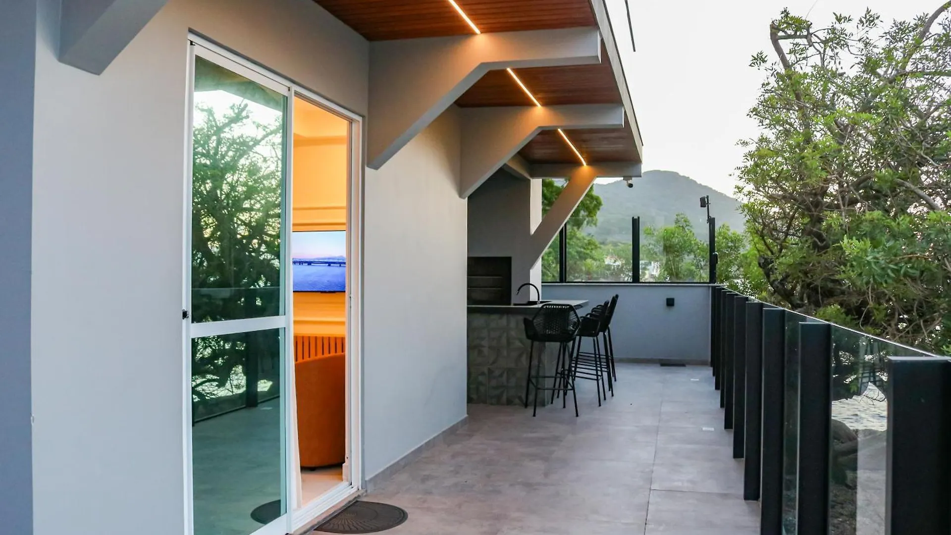 Hébergement de vacances Casa A Beira-Mar, Com Spa E Vista Deslumbrante No Ribeirao Da Ilha Em Florianópolis