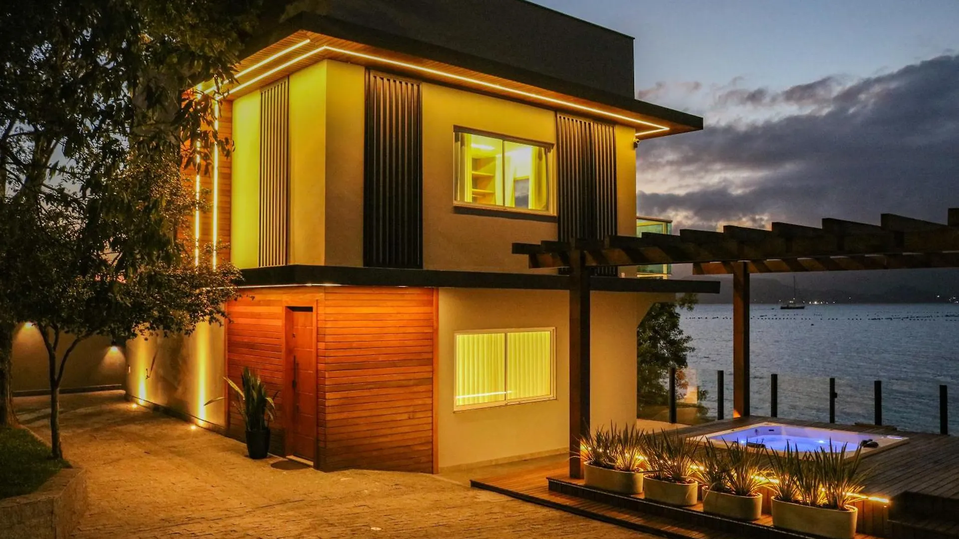 Casa A Beira-Mar, Com Spa E Vista Deslumbrante No Ribeirao Da Ilha Em Florianopolis 0*,