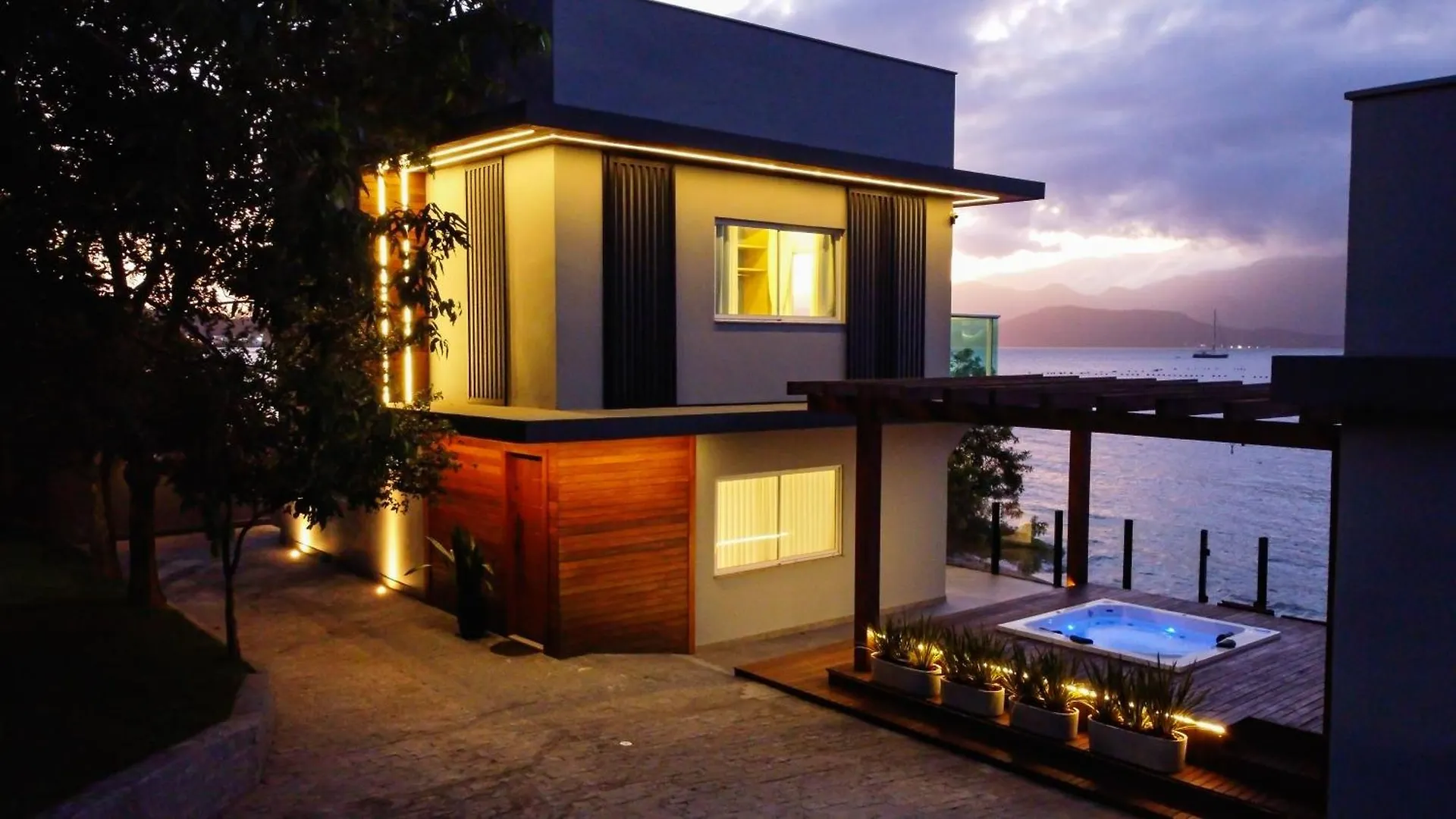 Casa A Beira-Mar, Com Spa E Vista Deslumbrante No Ribeirao Da Ilha Em Florianopolis 0*,