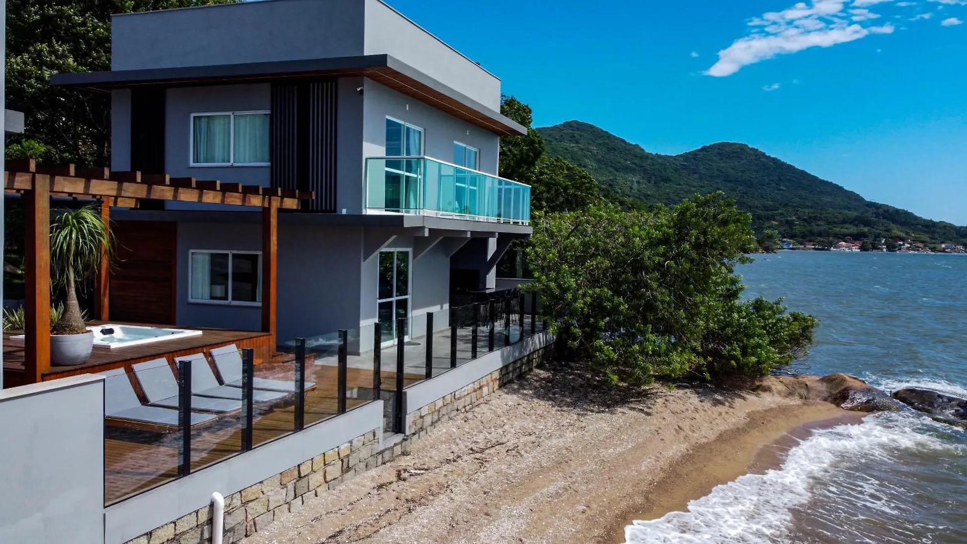Casa A Beira-Mar, Com Spa E Vista Deslumbrante No Ribeirao Da Ilha Em Florianopolis Holiday home
