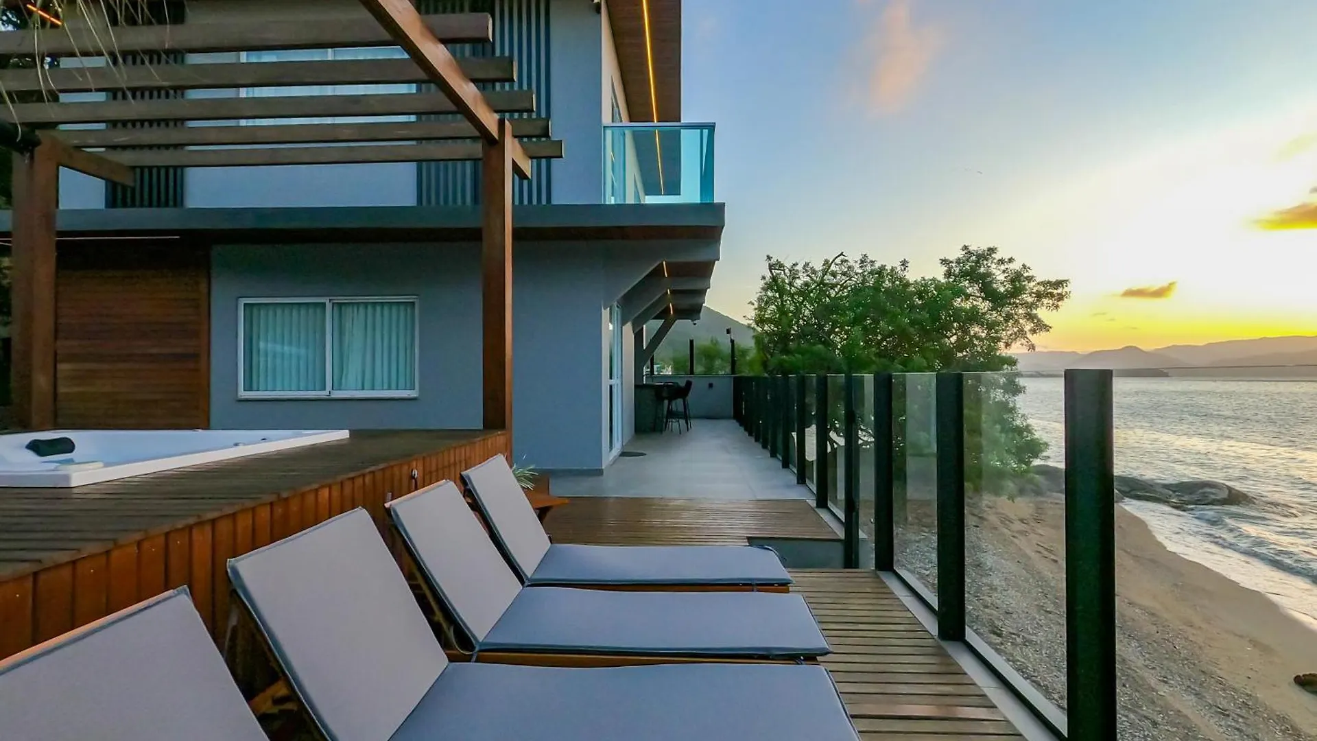 Casa A Beira-Mar, Com Spa E Vista Deslumbrante No Ribeirao Da Ilha Em Florianopolis 0*,