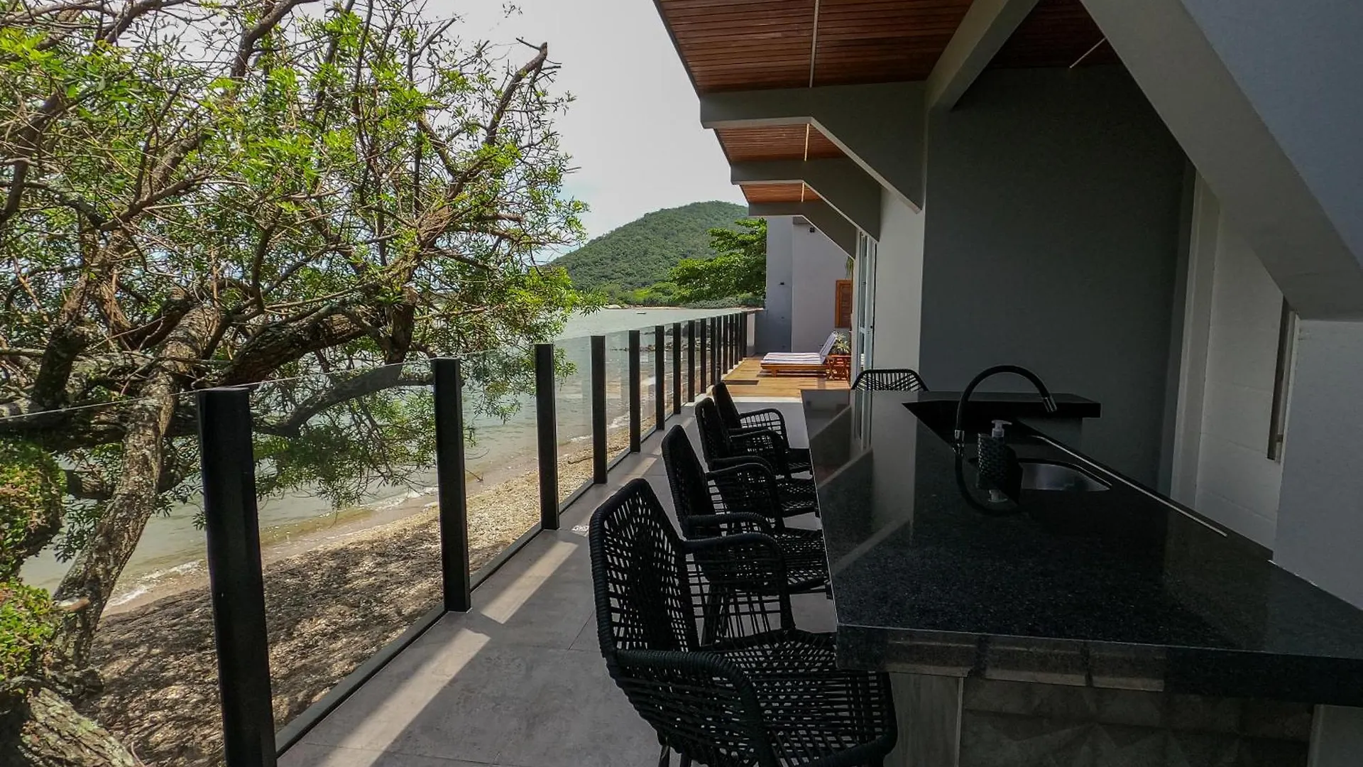Casa A Beira-Mar, Com Spa E Vista Deslumbrante No Ribeirao Da Ilha Em Florianopolis Holiday home